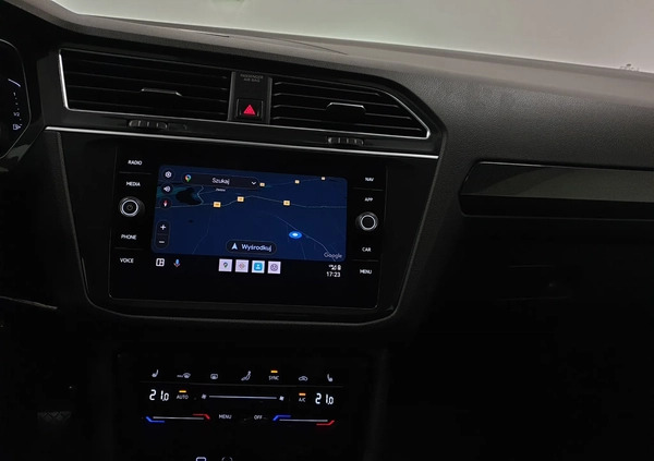Volkswagen Tiguan cena 124999 przebieg: 126000, rok produkcji 2022 z Debrzno małe 781